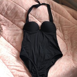 Black swim suite